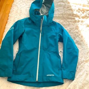 EUC Patagonia women’s insulated waterproof jacket